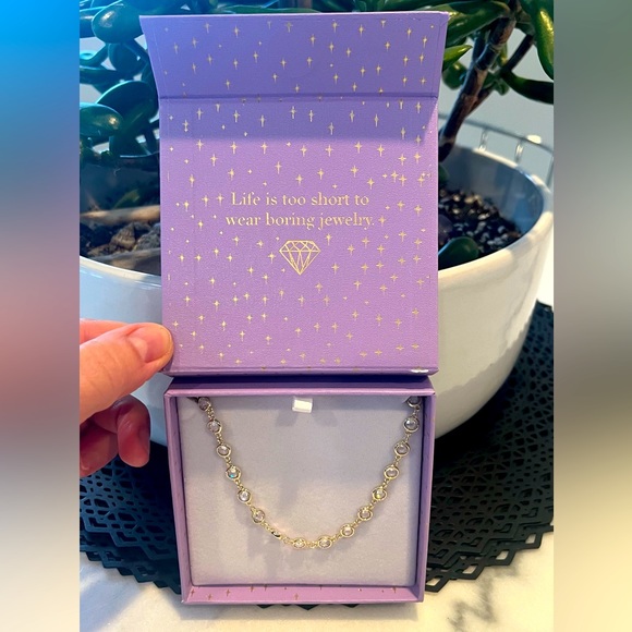 NWT Beautiful and elegant delicate chain with rose cut 5mm CZ diamonds, 15-19”L - Picture 4 of 6